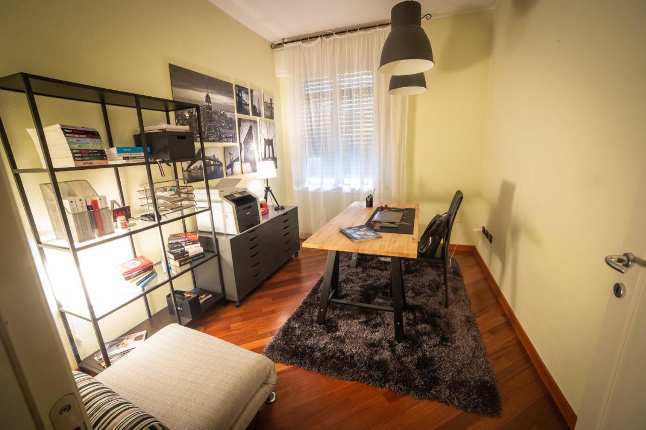 شقة Cinematic Modern Flat, 100 Mt Da Ospedale رافيننا المظهر الخارجي الصورة